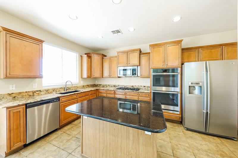 2,940/Mo, 27301 N 86th Ave Peoria, AZ 85383 Kitchen View