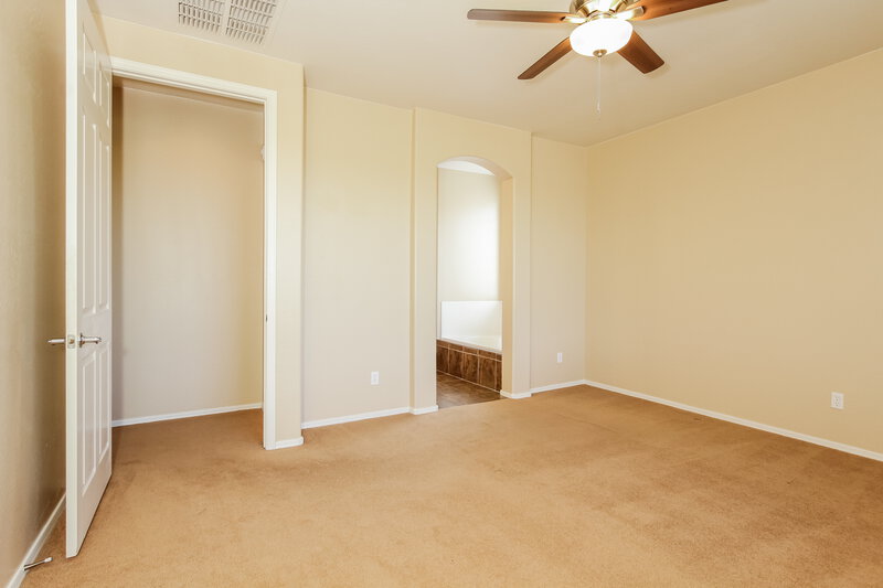 2,810/Mo, 27301 N 86th Ave Peoria, AZ 85383 Main Bedroom View 2