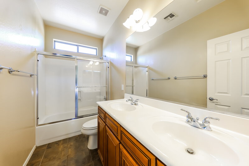 2,940/Mo, 27301 N 86th Ave Peoria, AZ 85383 Bathroom View