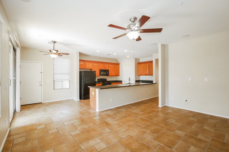 2,010/Mo, 7301 W Montgomery Rd Peoria, AZ 85383 Living Room View