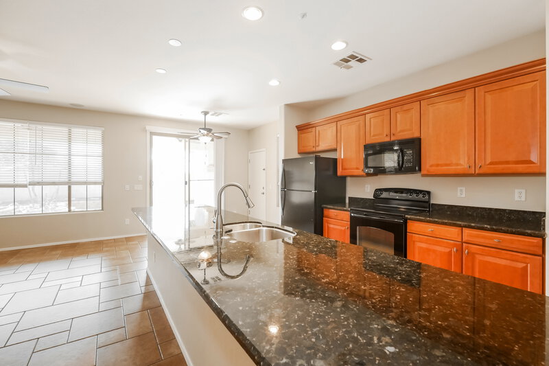 2,010/Mo, 7301 W Montgomery Rd Peoria, AZ 85383 Kitchen View