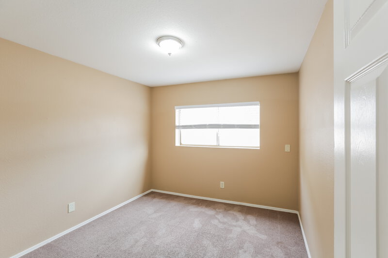 2,300/Mo, 7912 W Colter St Glendale, AZ 85303 Bedroom View