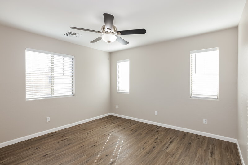 1,850/Mo, 14141 W Country Gables Dr Surprise, AZ 85379 Main Bedroom View