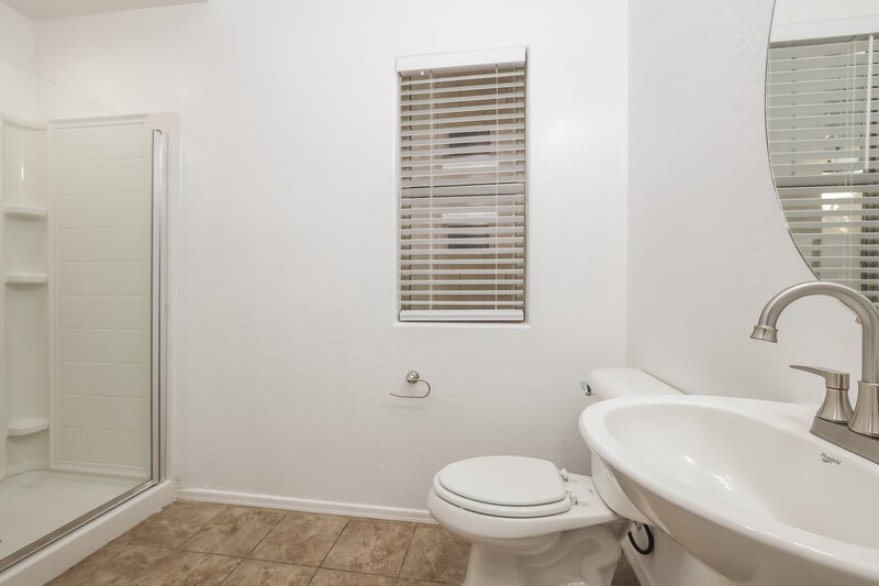 1,850/Mo, 14141 W Country Gables Dr Surprise, AZ 85379 Bathroom View
