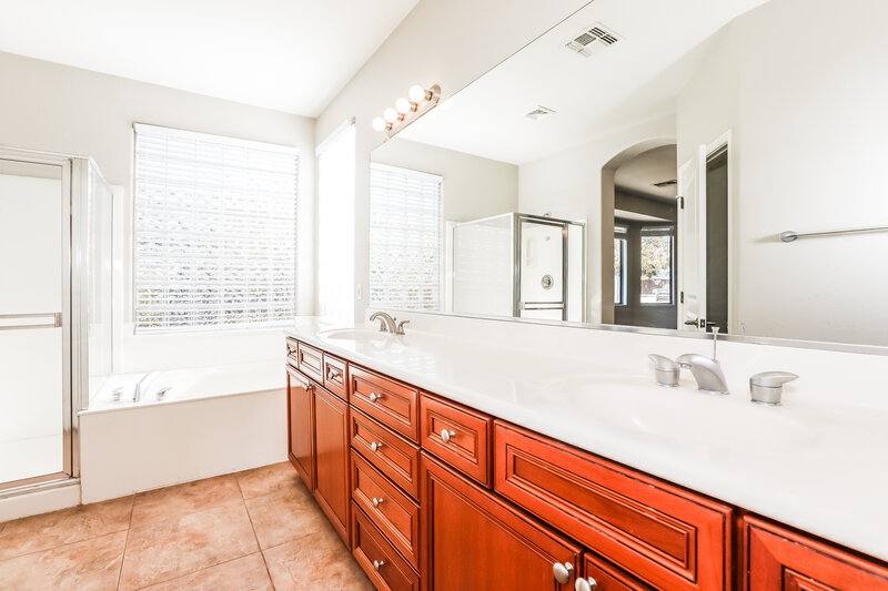 3,190/Mo, 2221 S Holguin Way Chandler, AZ 85286 Main Bathroom View 2