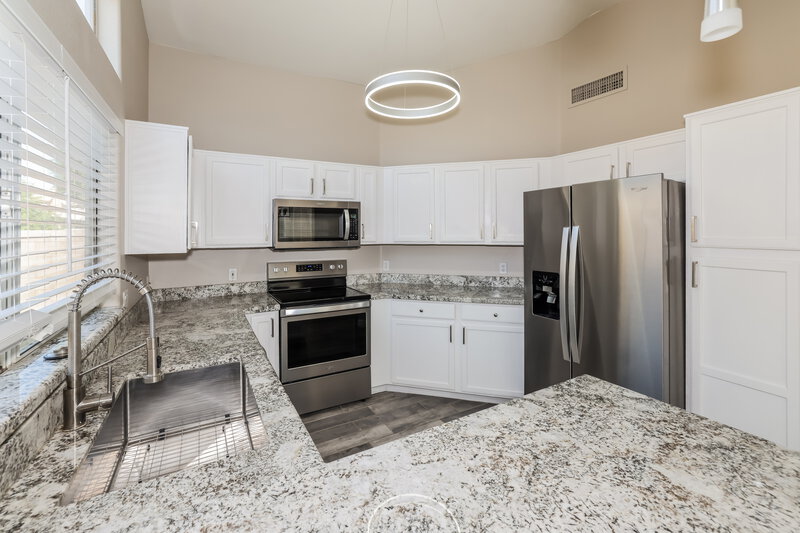 2,480/Mo, 3916 E Morrow Dr Phoenix, AZ 85050 Kitchen View 2