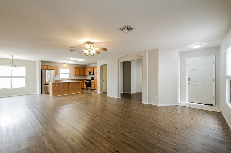 1,900/Mo, 12901 N 127th Ln El Mirage, AZ 85335 Living Room View 2