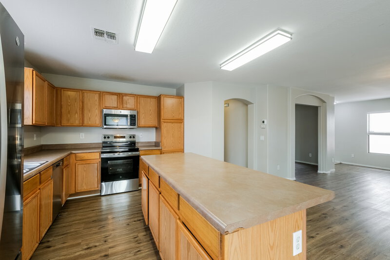 1,900/Mo, 12901 N 127th Ln El Mirage, AZ 85335 Kitchen View 2