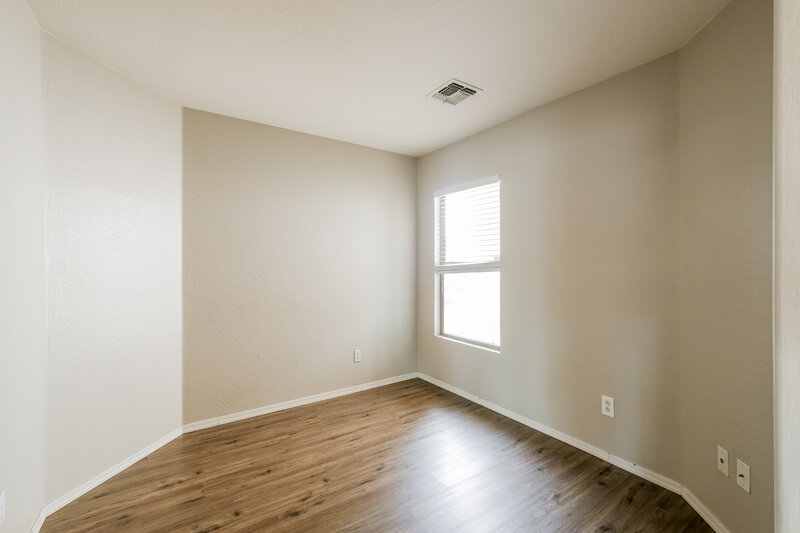 1,900/Mo, 12901 N 127th Ln El Mirage, AZ 85335 Bedroom View 3