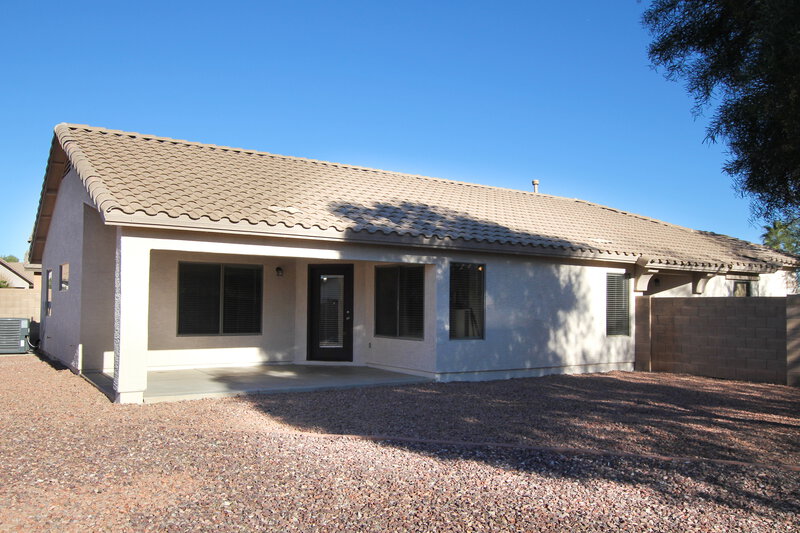1,905/Mo, 15821 W Tara Ln Surprise, AZ 85374 Rear View