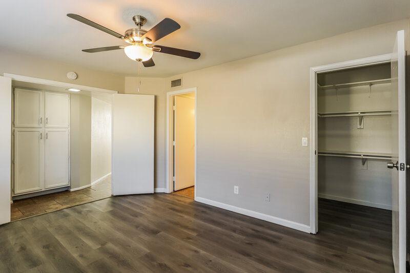 1,865/Mo, 11309 N 82nd Dr Peoria, AZ 85345 Main Bedroom View