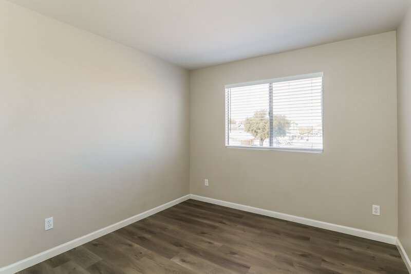 1,865/Mo, 11309 N 82nd Dr Peoria, AZ 85345 Bedroom View 2