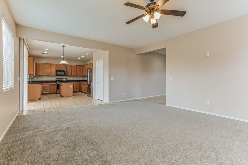 3,040/Mo, 7125 S 68th Gln Laveen, AZ 85339 Living Room View