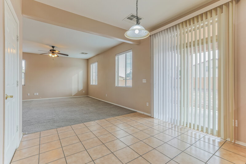 3,040/Mo, 7125 S 68th Gln Laveen, AZ 85339 Dining Room View