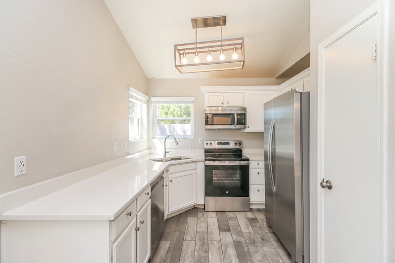 2,230/Mo, 921 S Val Vista Dr Unit 124 Mesa, AZ 85204 Kitchen View