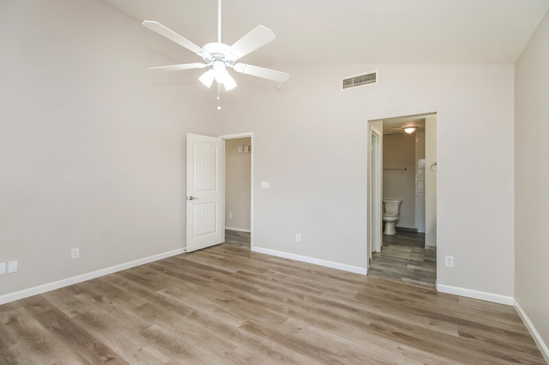 2,230/Mo, 921 S Val Vista Dr Unit 124 Mesa, AZ 85204 Main Bedroom View 2