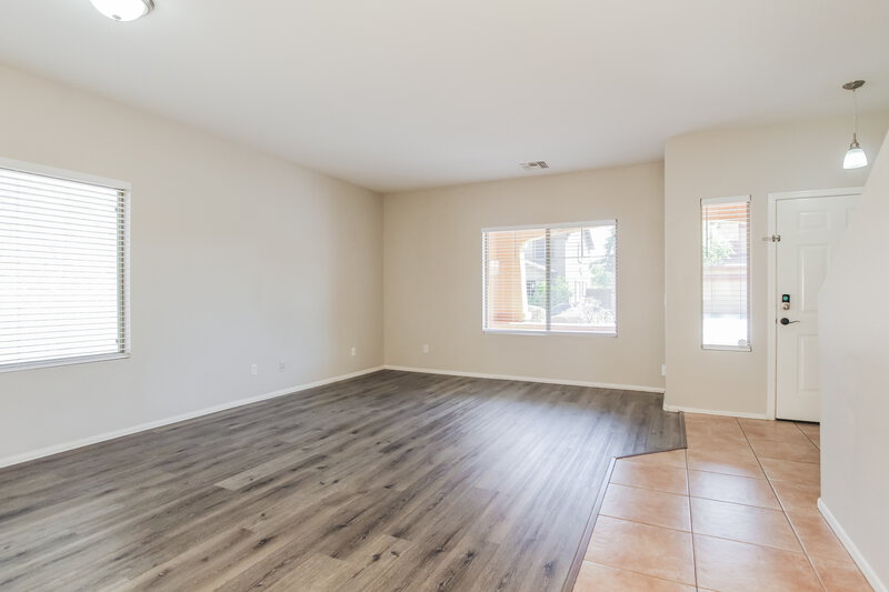 2,670/Mo, 4728 W St Charles Ave Laveen, AZ 85339 Living Room View