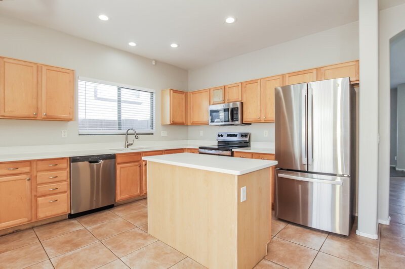 2,670/Mo, 4728 W St Charles Ave Laveen, AZ 85339 Kitchen View