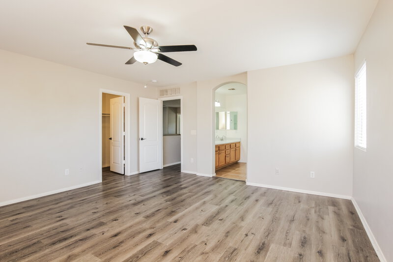 2,670/Mo, 4728 W St Charles Ave Laveen, AZ 85339 Main Bedroom View 2
