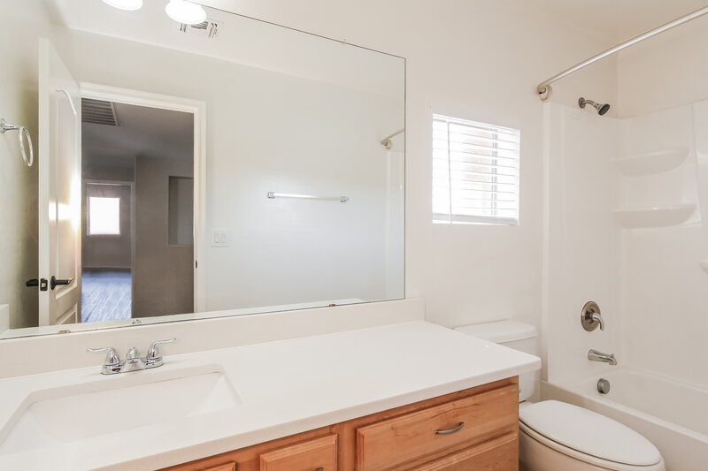 2,670/Mo, 4728 W St Charles Ave Laveen, AZ 85339 Bathroom View 2