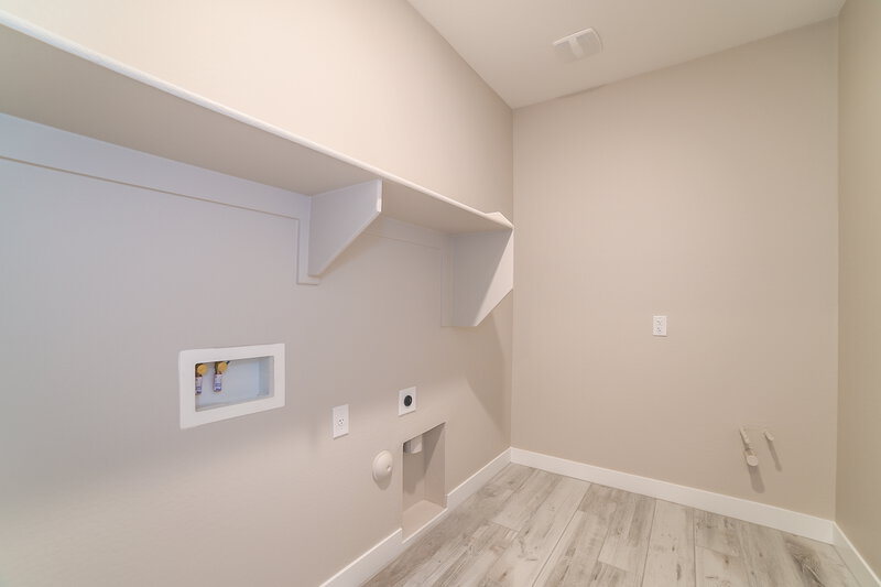 2,005/Mo, 13359 W Rowel Rd Peoria, AZ 85383 Laundry Room View