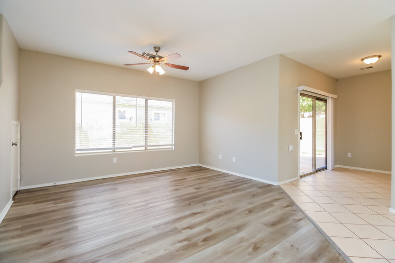 2,250/Mo, 1456 S Boulder St Unit A Gilbert, AZ 85296 Living Room View 2