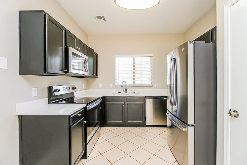 2,250/Mo, 1456 S Boulder St Unit A Gilbert, AZ 85296 Kitchen View