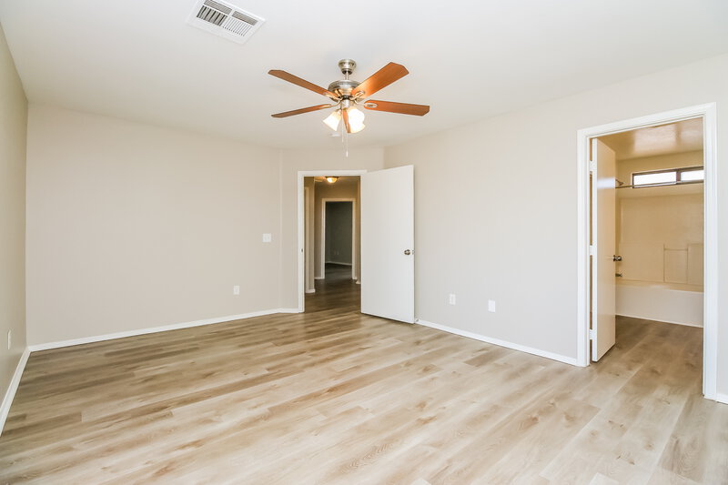 2,250/Mo, 1456 S Boulder St Unit A Gilbert, AZ 85296 Main Bedroom View
