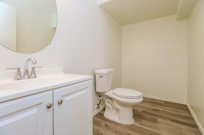 2,250/Mo, 1456 S Boulder St Unit A Gilbert, AZ 85296 Bathroom View