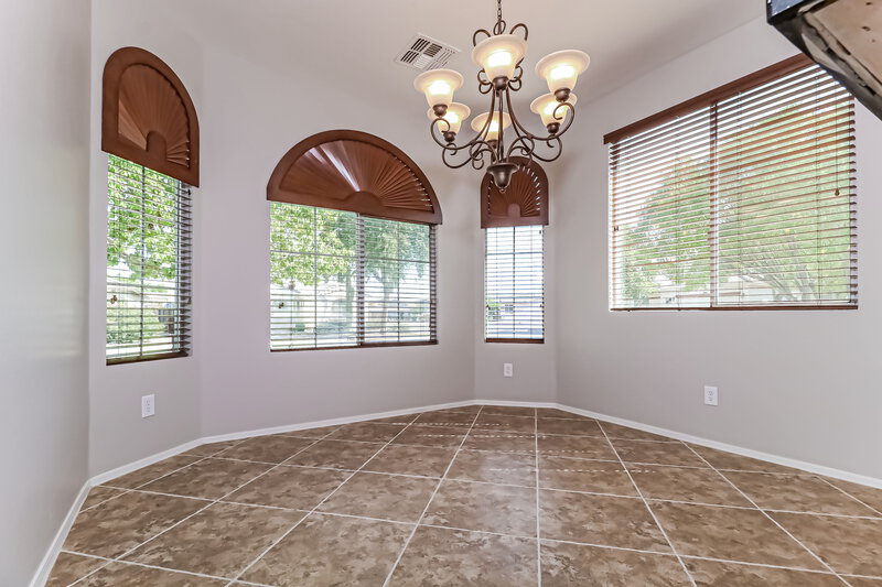 2,270/Mo, 7313 W Ellis St Laveen, AZ 85339 Dining Room View