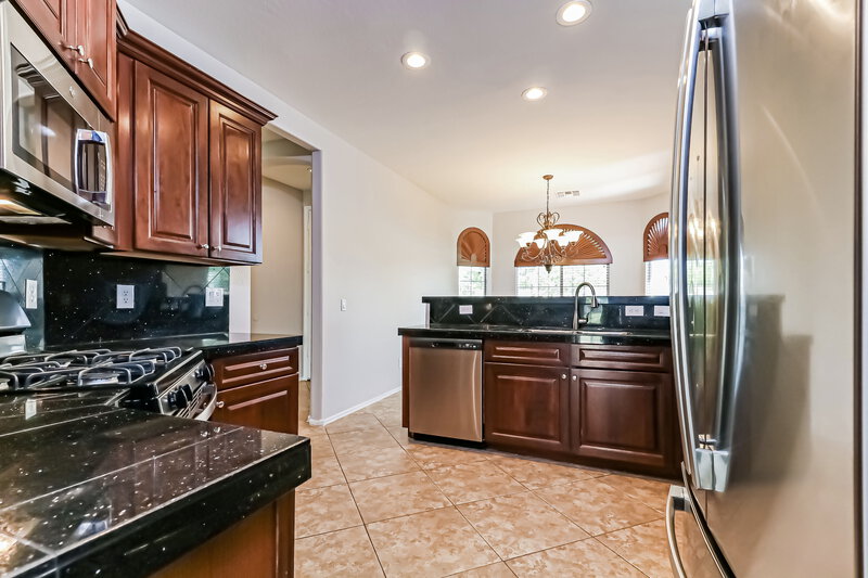2,270/Mo, 7313 W Ellis St Laveen, AZ 85339 Kitchen View 2