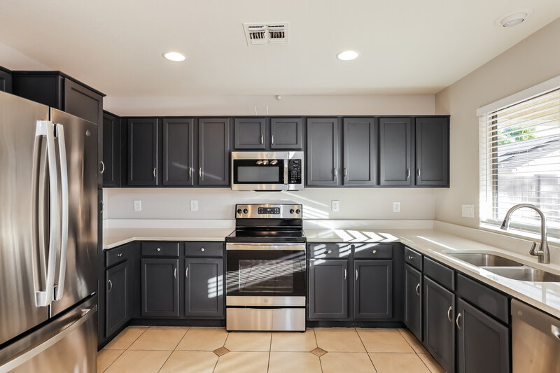 1,825/Mo, 16605 N 162nd Ln Surprise, AZ 85374 Kitchen View