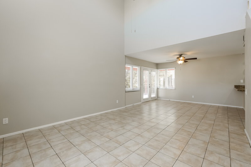 2,285/Mo, 7026 S 41st Pl Phoenix, AZ 85042 Living Room View