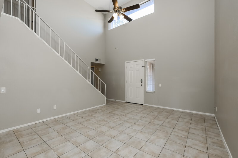 2,285/Mo, 7026 S 41st Pl Phoenix, AZ 85042 Living Room View 2