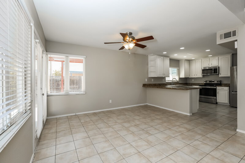 2,285/Mo, 7026 S 41st Pl Phoenix, AZ 85042 Dining Room View
