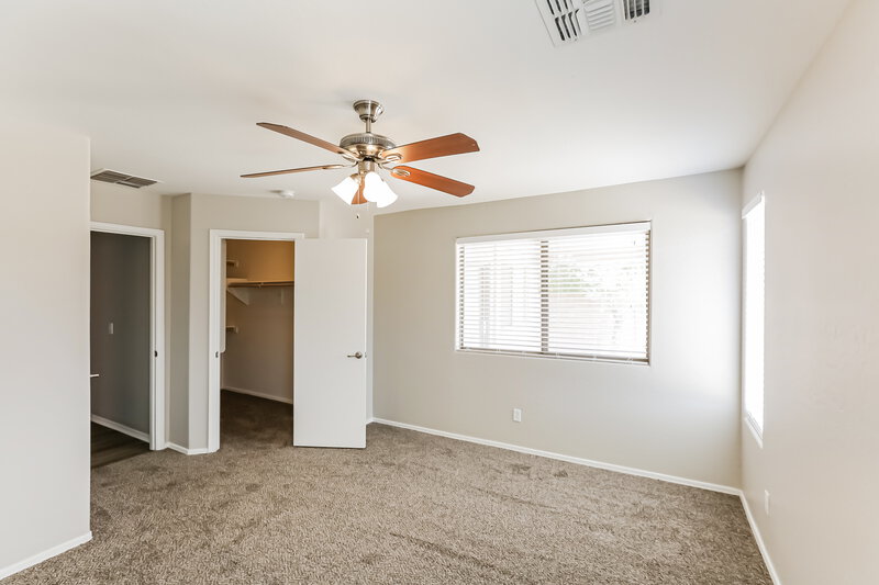 2,110/Mo, 11401 W Davis Ln Avondale, AZ 85323 Main Bedroom View 2