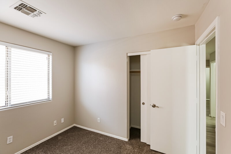 2,110/Mo, 11401 W Davis Ln Avondale, AZ 85323 Bedroom View 2