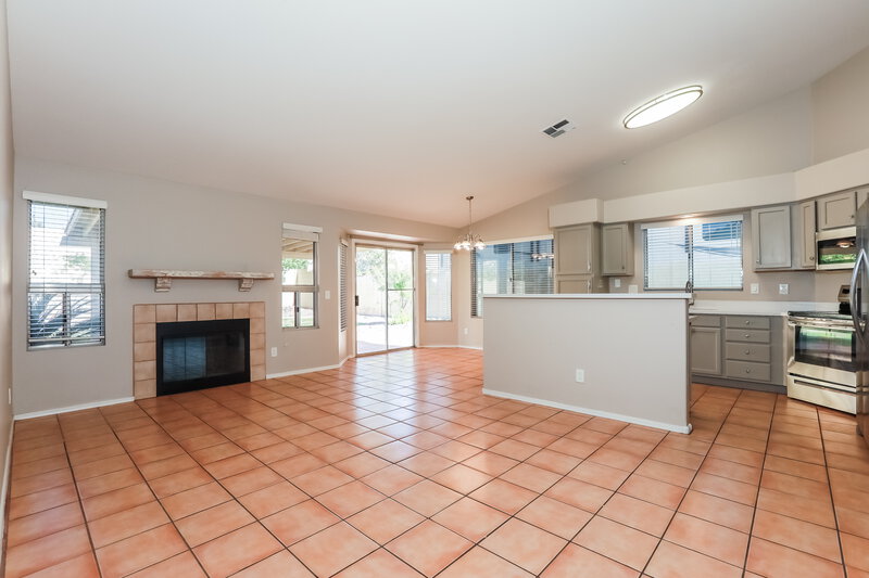 2,295/Mo, 6566 E Fox St Mesa, AZ 85205 Living Room View 2