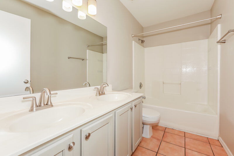 2,295/Mo, 6566 E Fox St Mesa, AZ 85205 Bathroom View