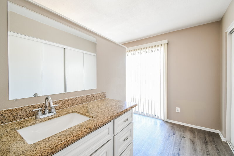2,310/Mo, 12818 S Pai St Phoenix, AZ 85044 Kitchen View 2