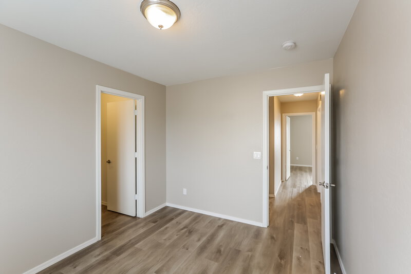 2,000/Mo, 12909 N 127th Ln El Mirage, AZ 85335 Bedroom View 3