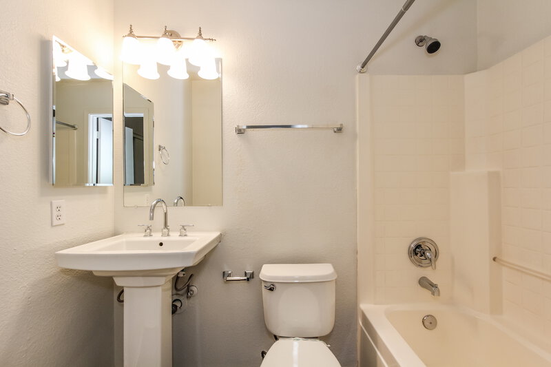 1,825/Mo, 11329 W Loma Blanca Dr Surprise, AZ 85378 Bathroom View