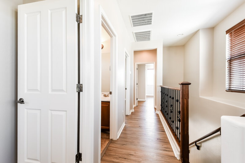 2,425/Mo, 3419 W Darien Way Phoenix, AZ 85086 Hallway View