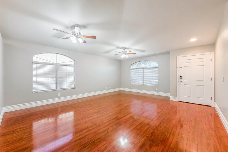 2,300/Mo, 10417 E Crescent Ave Mesa, AZ 85208 Living Room View