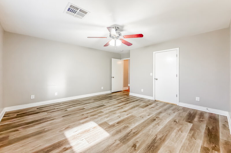 2,300/Mo, 10417 E Crescent Ave Mesa, AZ 85208 Main Bedroom View 2