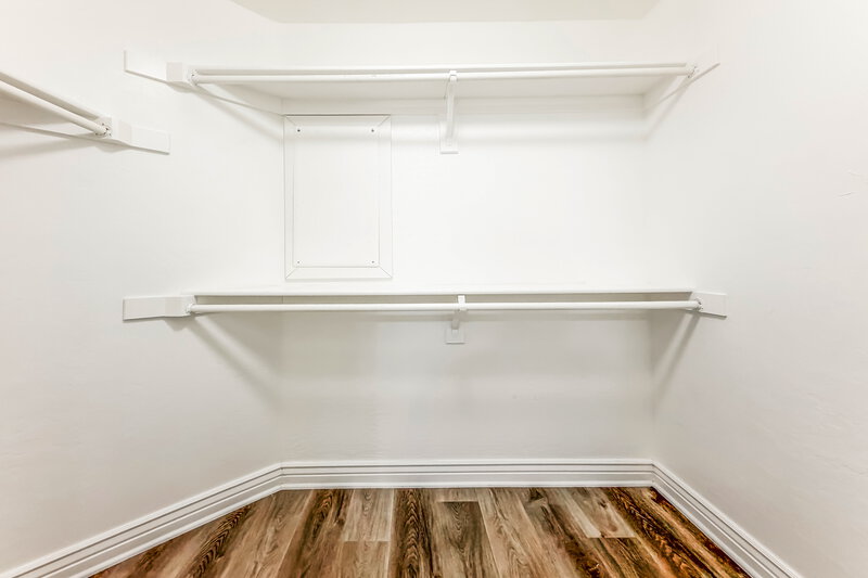 2,300/Mo, 10417 E Crescent Ave Mesa, AZ 85208 Walk In Closet View