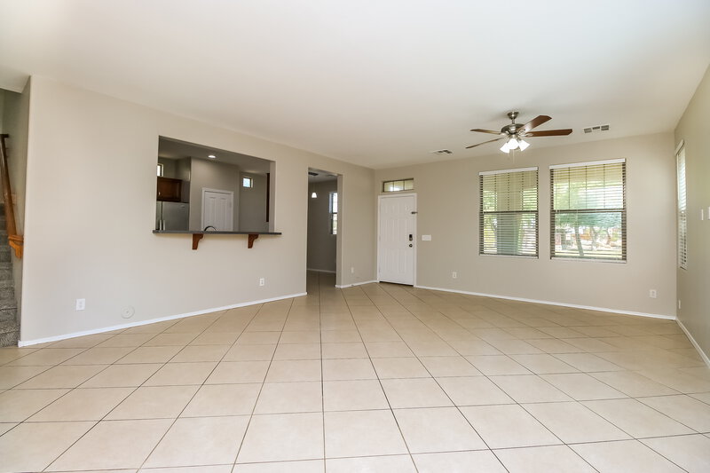 2,240/Mo, 3639 E Yeager Ct Gilbert, AZ 85295 Living Room View 4
