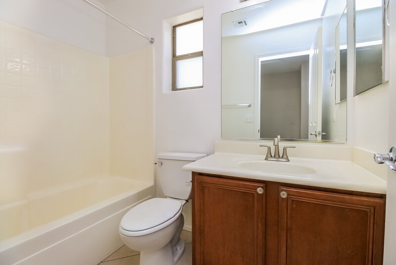 2,240/Mo, 3639 E Yeager Ct Gilbert, AZ 85295 Main Bathroom View