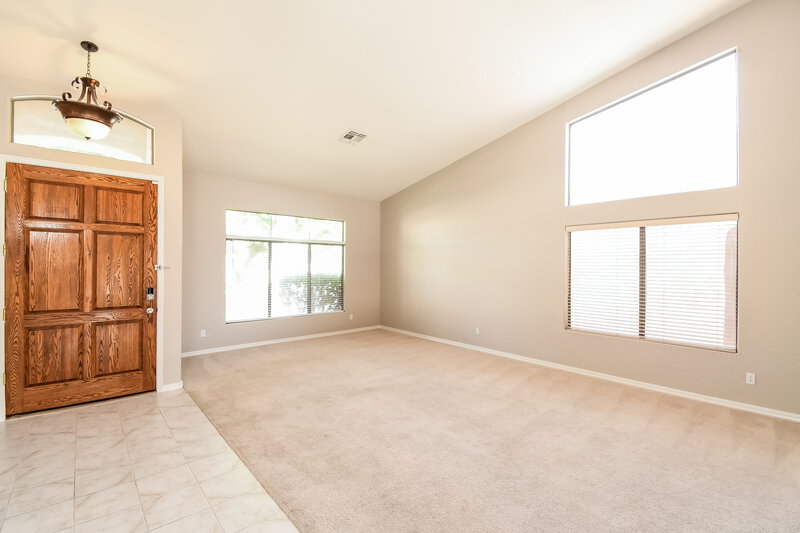 2,715/Mo, 1343 W Indigo Dr Chandler, AZ 85248 Foyer View
