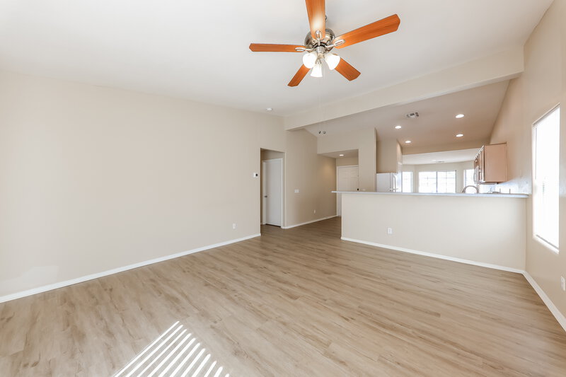 1,960/Mo, 10855 W Edgemont Ave Avondale, AZ 85392 Living Room View 2